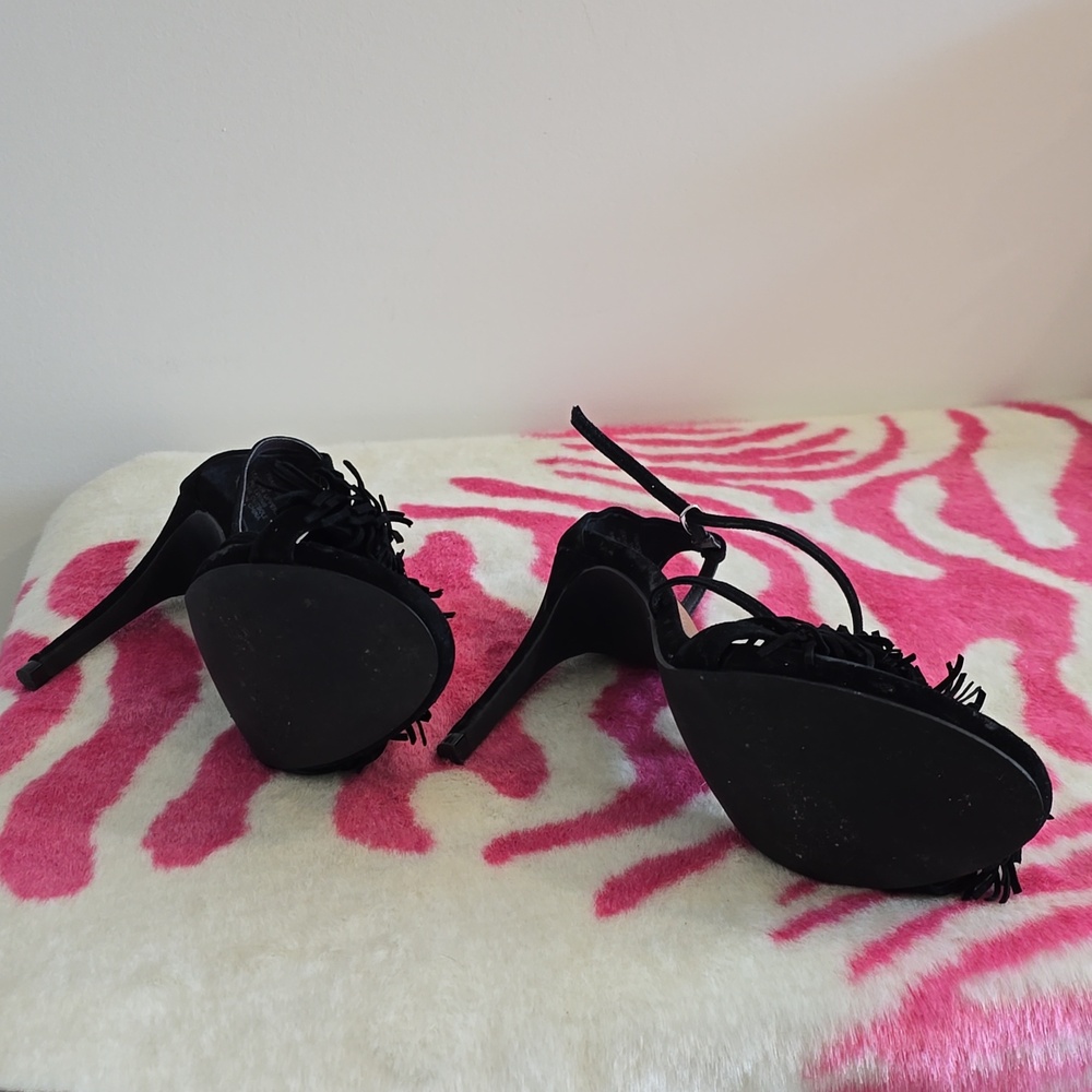 Shoes - Picture 4 of 12